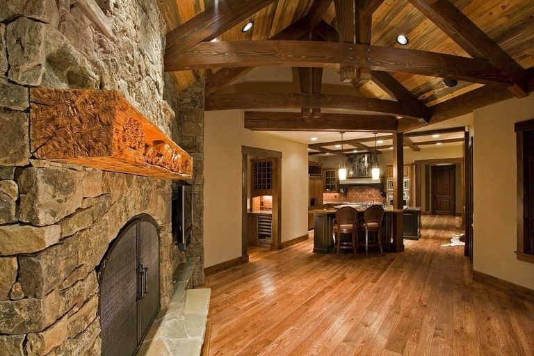 Classic_Lodge_Home_FamilyRoom_1